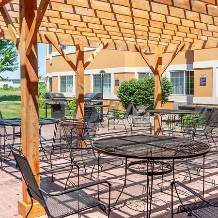 Mainstay Suites Dubuque At Hwy 20-3