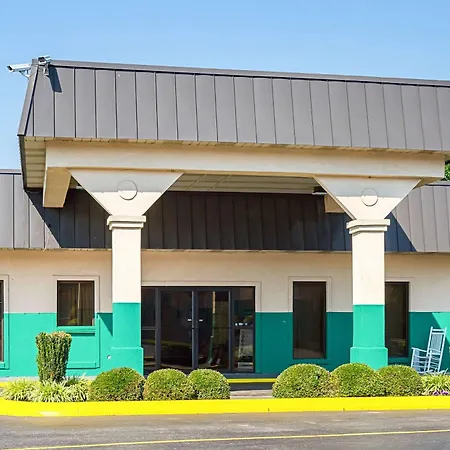 Quality Inn Hurricane Mills I-40-3