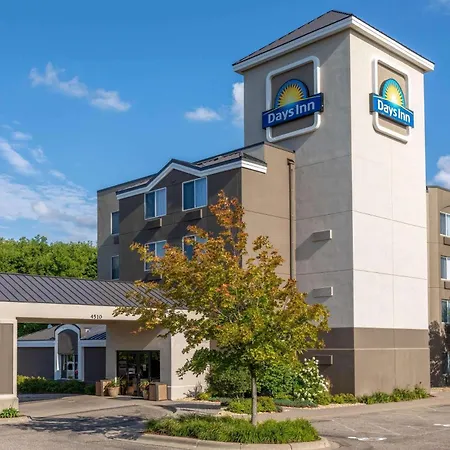 Days Inn By Wyndham Eagan Minnesota Near Mall Of America-2