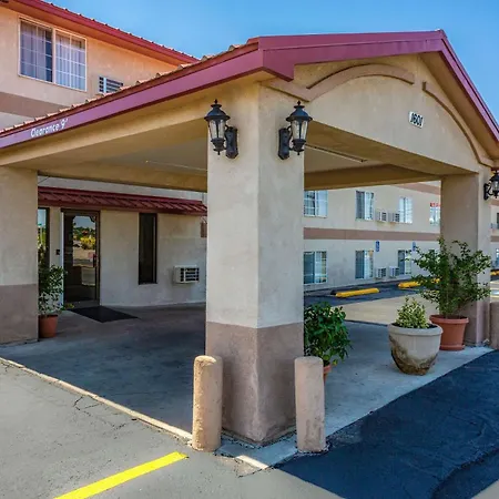 Rodeway Inn Farmington-3