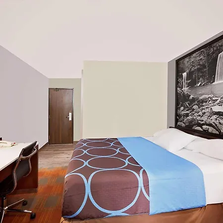 Super 8 By Wyndham Fayetteville-3