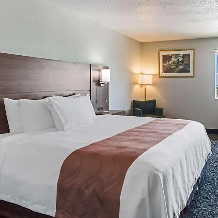 Quality Inn & Suites Ferdinand-2