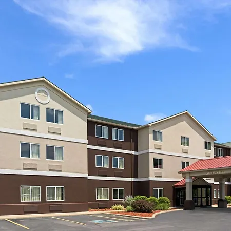 Quality Inn & Suites Ferdinand-3