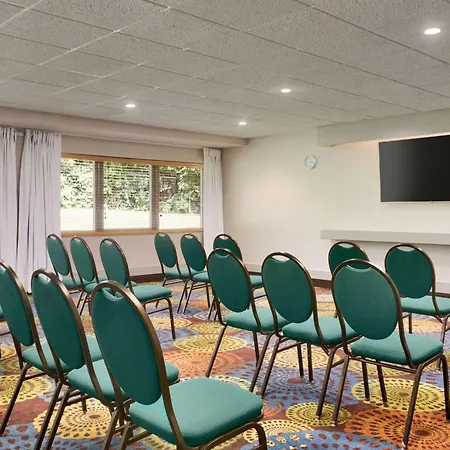 Country Inn & Suites By Radisson, Mishawaka, In-2