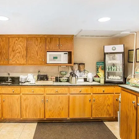 Quality Inn & Suites-3