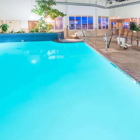 Ramada By Wyndham Enid-2