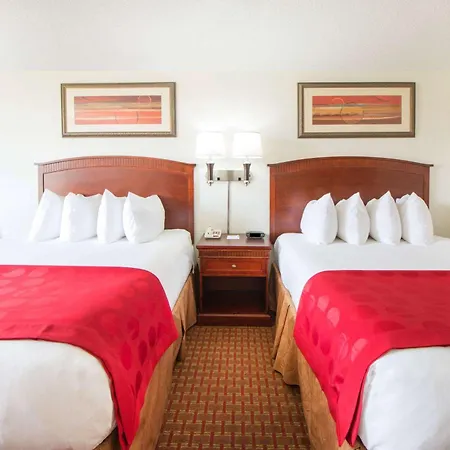 Ramada By Wyndham Enid-3
