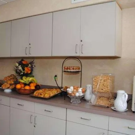 Rodeway Inn Willington North-3
