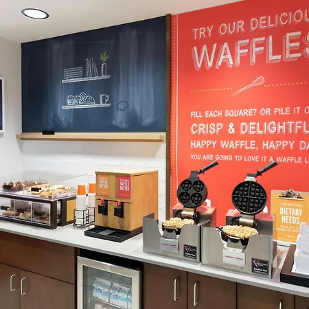 Hampton Inn & Suites Marshalltown-2