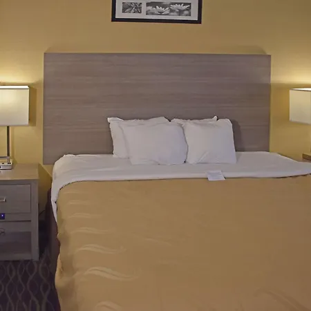 Quality Inn & Suites Kearneysville - Martinsburg-2