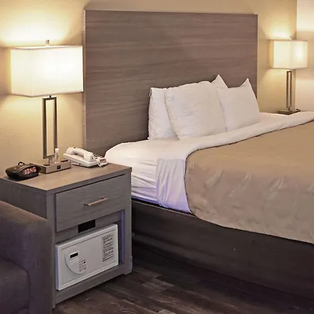 Quality Inn & Suites Kearneysville - Martinsburg-2