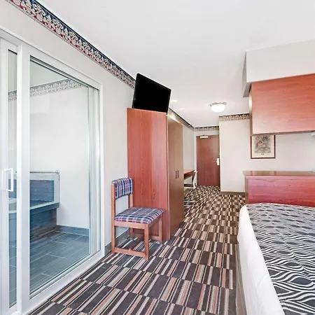 Microtel Inn & Suites Urbandale-2