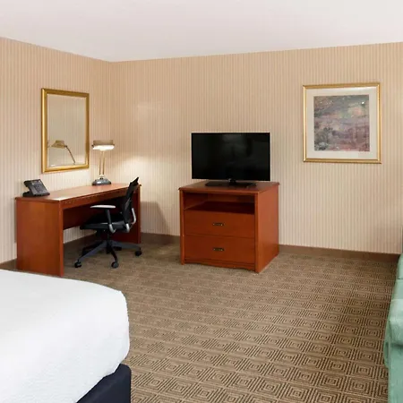 La Quinta By Wyndham Stevens Point-3