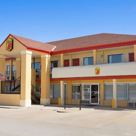 Super 8 By Wyndham Woodward-2