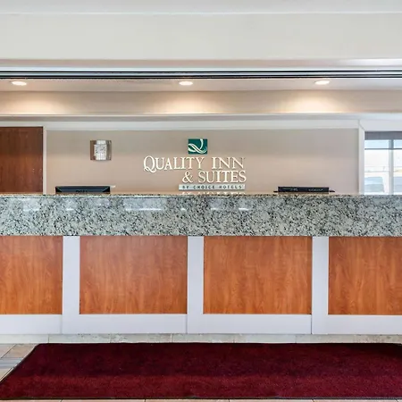 Quality Inn & Suites Limon-3