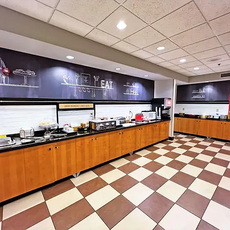 Hampton Inn Norfolk-2