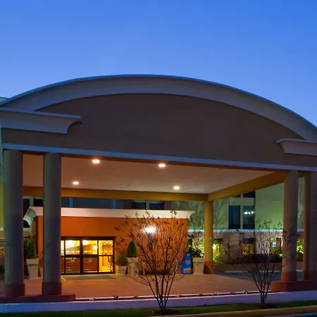 Holiday Inn Express Fairfax-Arlington Boulevard By Ihg-2