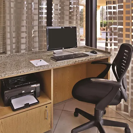 La Quinta By Wyndham Kingsport Tri Cities Airport-3