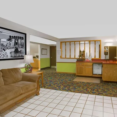 Super 8 By Wyndham Radford Va-3