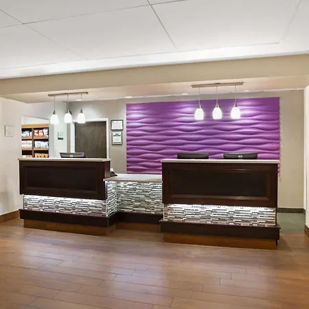 La Quinta By Wyndham Springfield-3