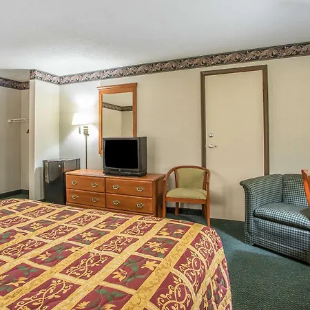Rodeway Inn Bedford-2