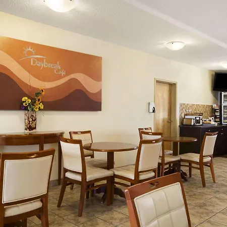 Days Inn By Wyndham Bonnyville-2