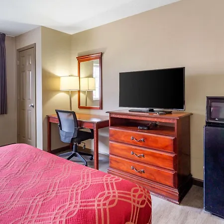 Econo Lodge Inn & Suites Dickson-2
