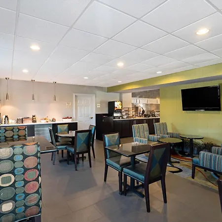 La Quinta By Wyndham Lebanon-3