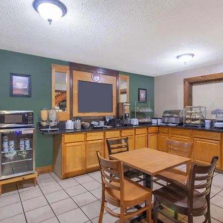 Coratel Inn & Suites By Jasper Black River Falls, Wi-2