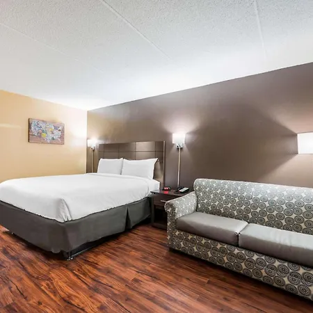Econo Lodge Columbus Near Airport-2