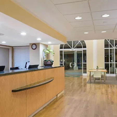 La Quinta Inn & Suites By Wyndham Sunrise-2