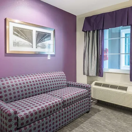 Econo Lodge Inn & Suites North Little Rock Near Riverfront-3
