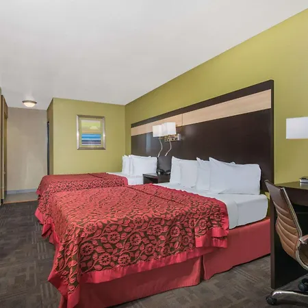 Days Inn By Wyndham Carlsbad-2