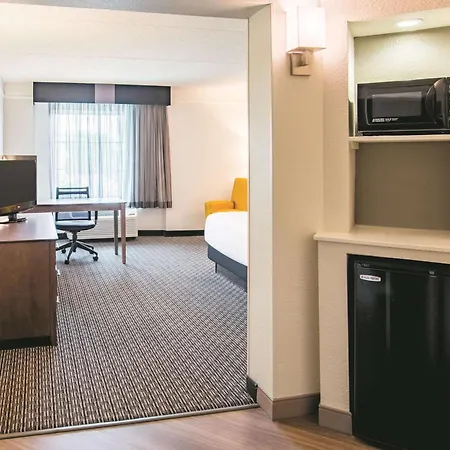 La Quinta By Wyndham Fort Worth City View-2