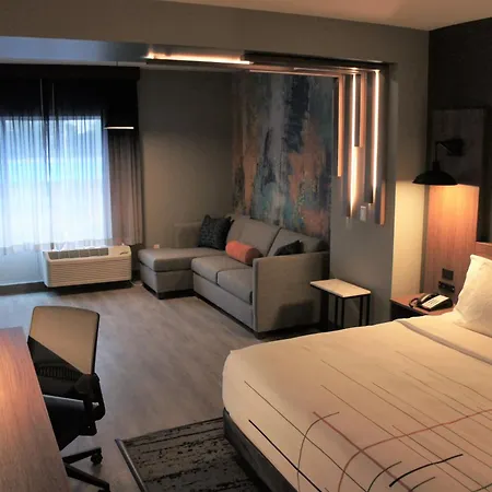 La Quinta Inn & Suites By Wyndham Oxford-3