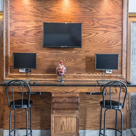 Econo Lodge Inn & Suites-2