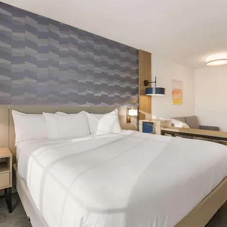 Comfort Inn & Suites Gaylord-2