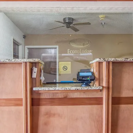 Econo Lodge Shelbyville-3