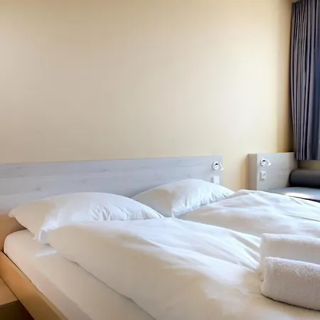 Meininger Hotel Bremen Hauptbahnhof-2