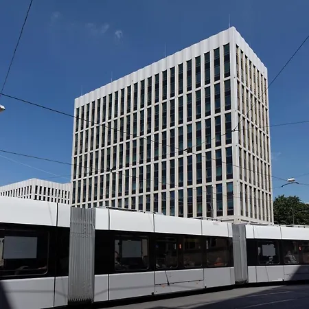 Meininger Hotel Bremen Hauptbahnhof-2