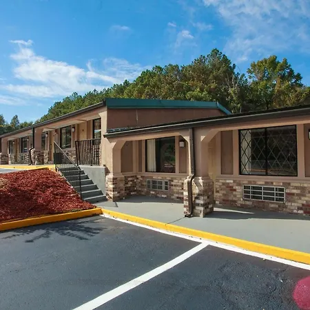 Travelodge By Wyndham Macon West-2
