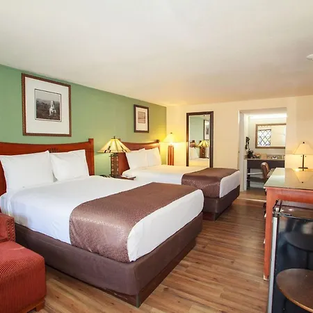 Travelodge By Wyndham Macon West-3