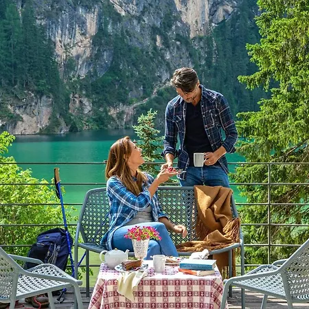Hotel Lago Di Braies-3