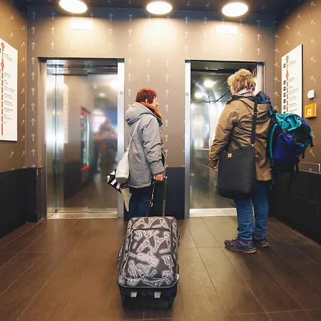 Meininger Hotel Berlin Hauptbahnhof-3