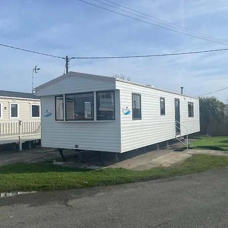 No. 1 Family Caravan At Golden Gate Holiday Centre, Sleeps 6-2