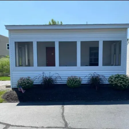 Carriage House Motel Cottages & Suites-3