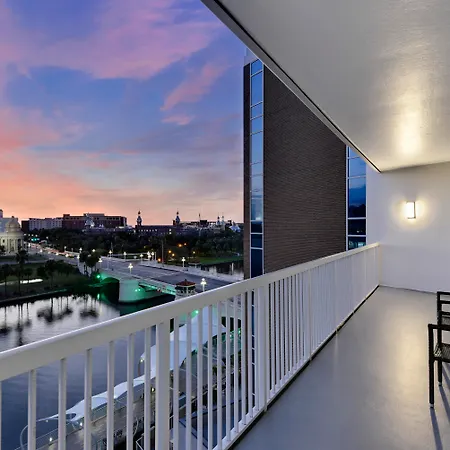 Hotel Tampa Riverwalk-2