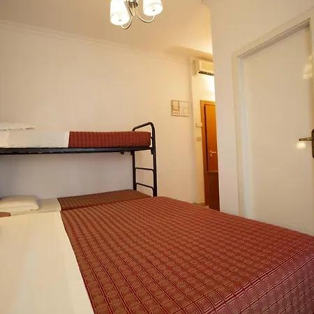 Hotel Explorer-3
