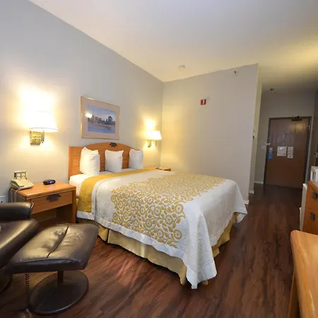 Days Inn & Suites By Wyndham Airport Albuquerque-3