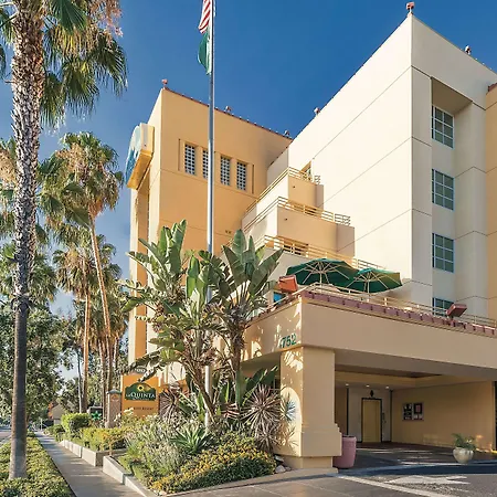 La Quinta By Wyndham Anaheim-2